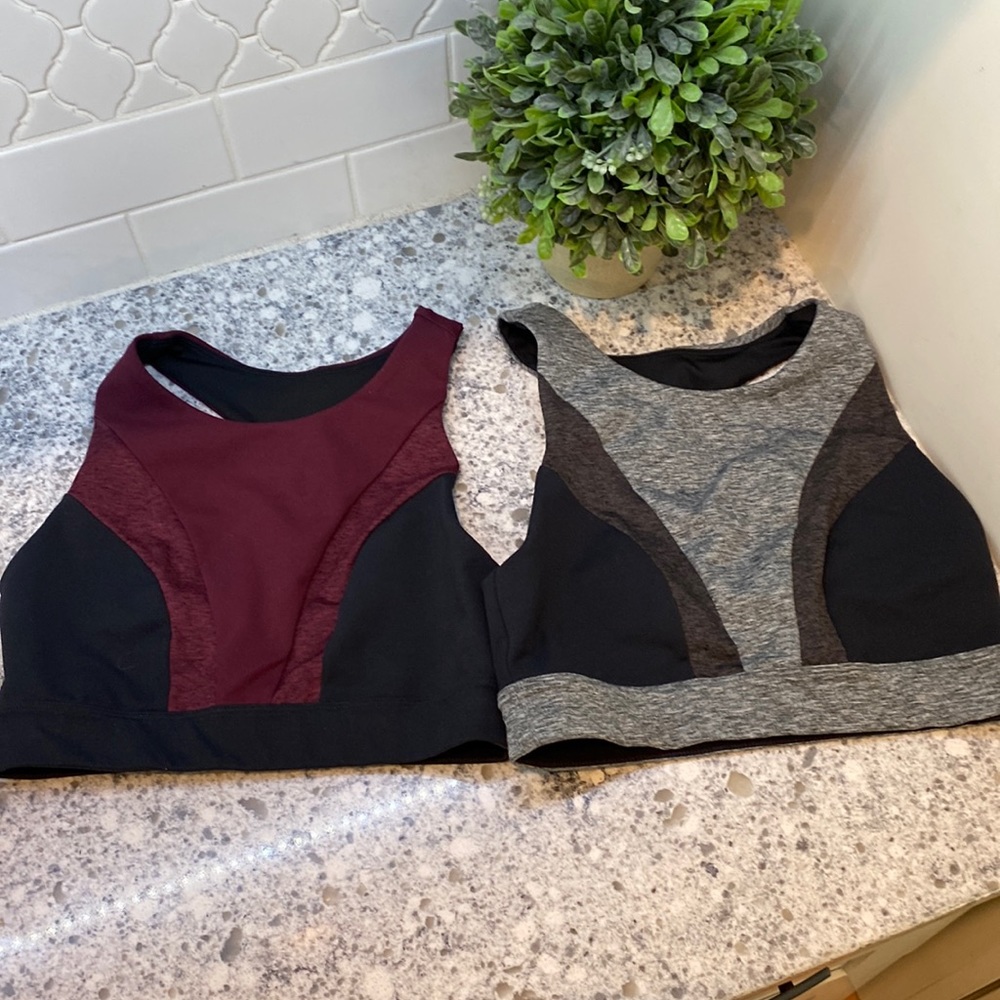Core 10 sports bra bundle of 2 size small. Like new condition